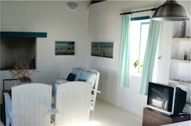 Struisbaai Accommodation at Grietjie Cottage Langezandt | Viya