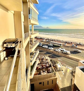 Bloubergstrand Accommodation at Portico 502 | Viya