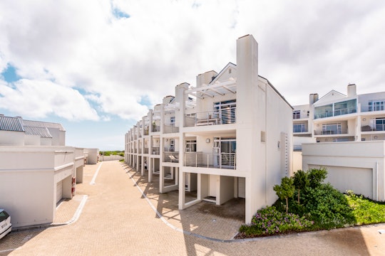 Bloubergstrand Accommodation at  | Viya