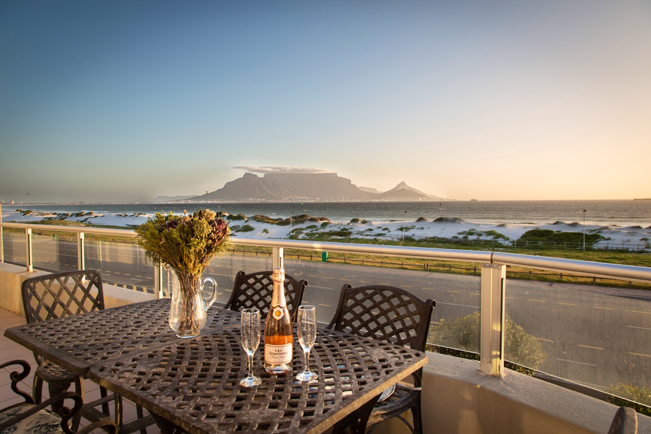 Bloubergstrand Accommodation at  | Viya