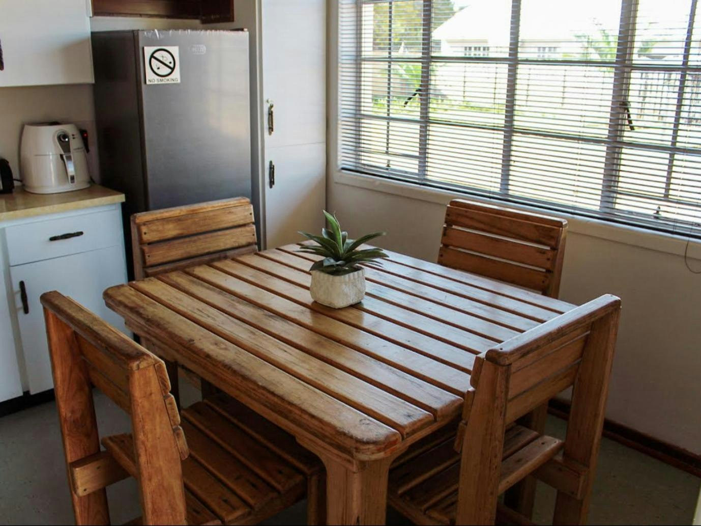 Modern Farm Stays 76 Bree Street image no 2 of 8