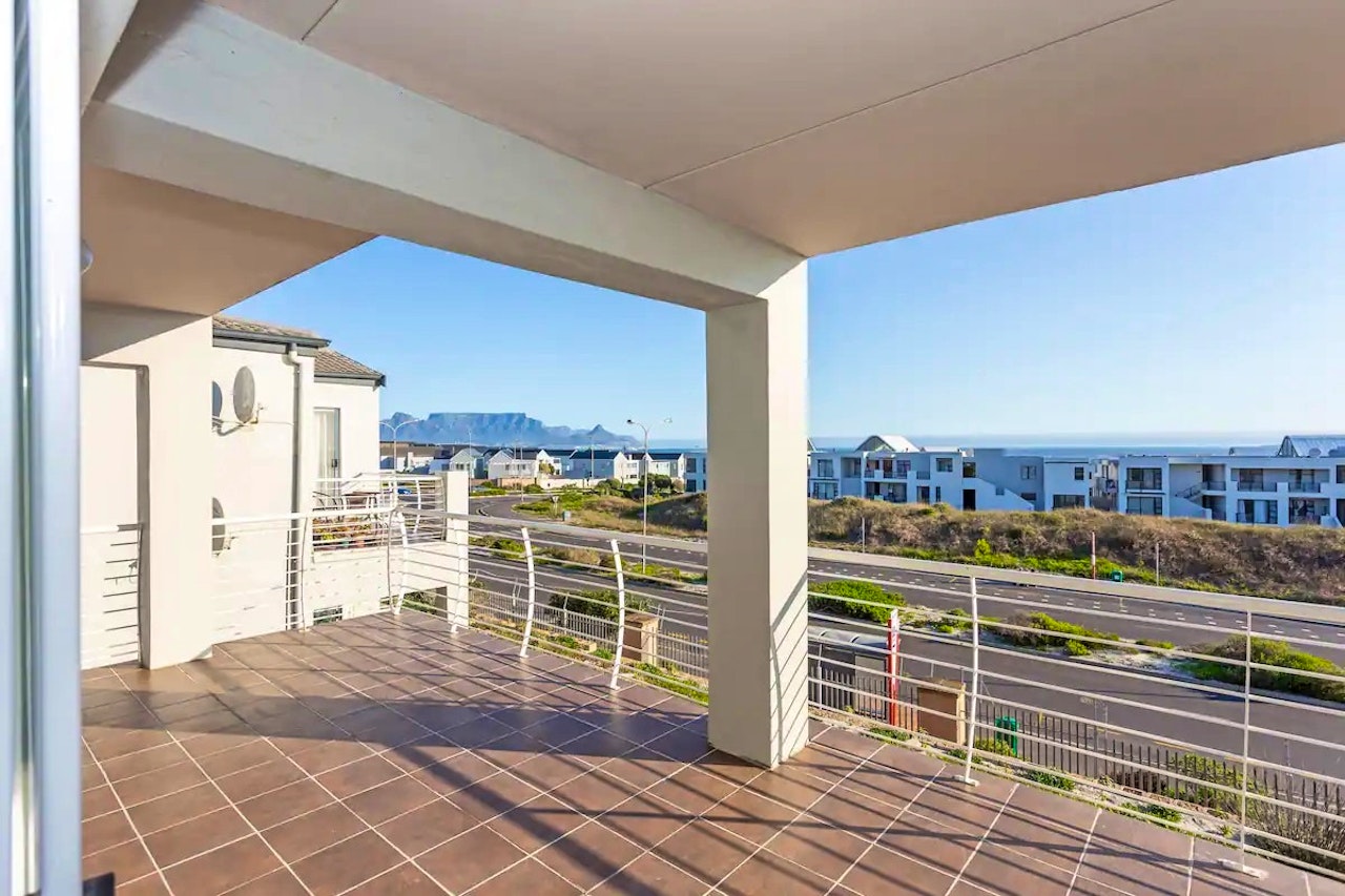 Bloubergstrand Accommodation at  | Viya