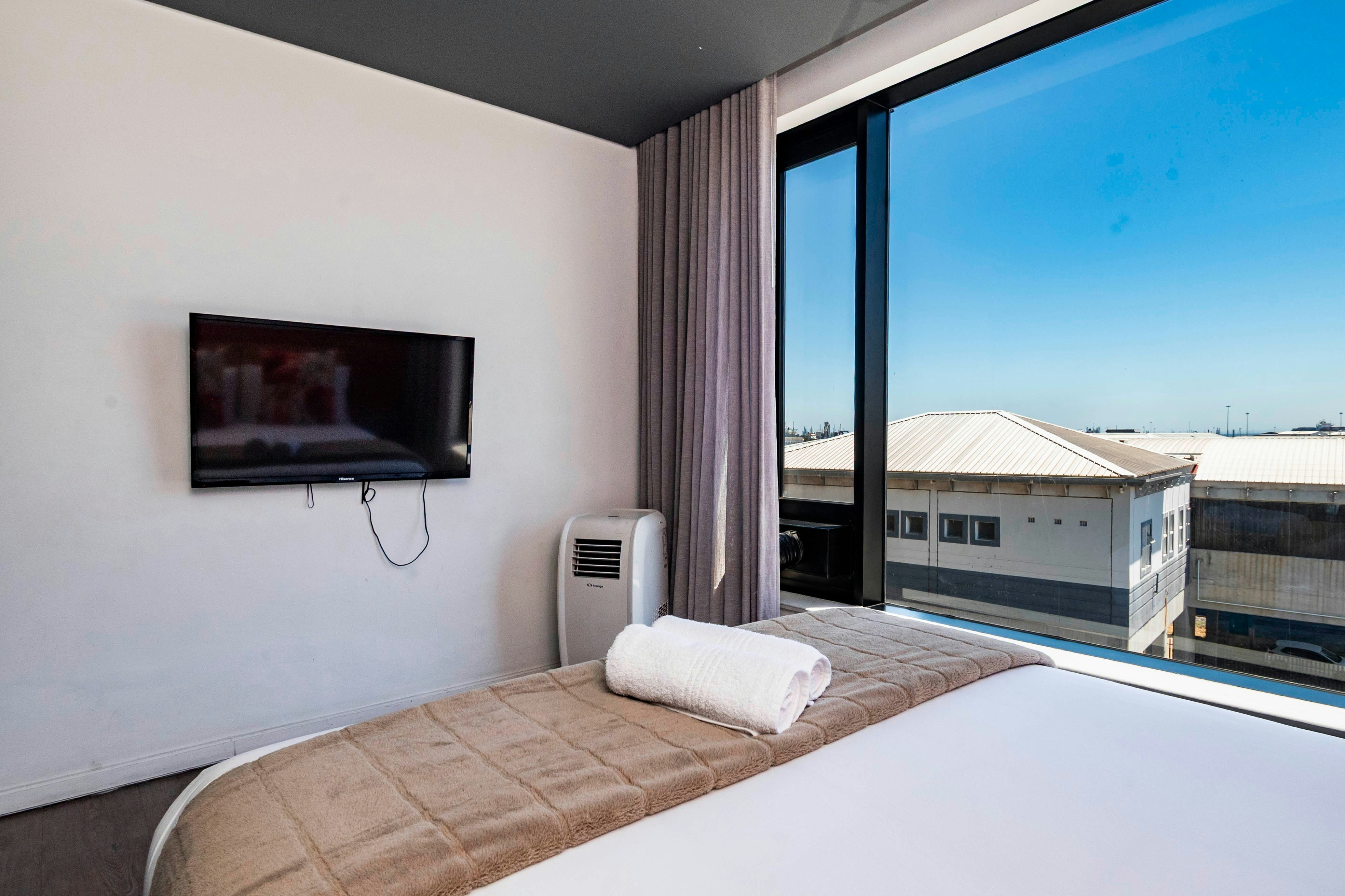 WEX 1 City Living | Modern 2-Bedroom image no 10 of 18