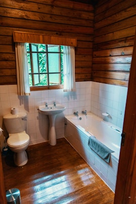 Panorama Route Accommodation at Log Cabin 1 @ Lisbon Eco Lodge | Viya