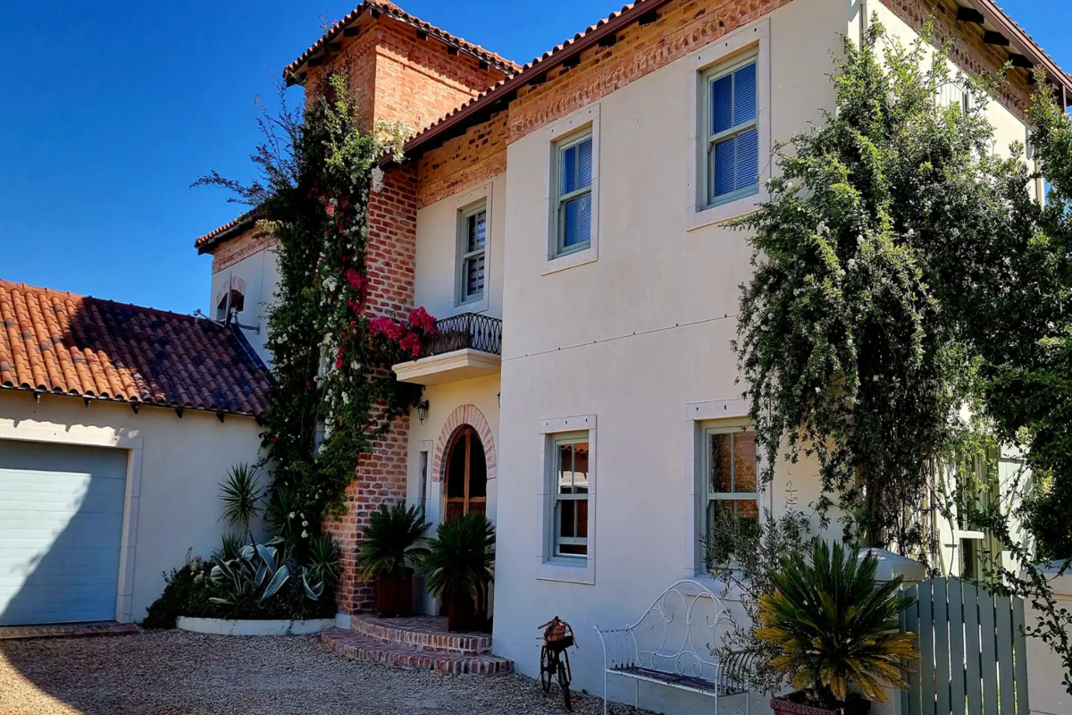 Sandmartins Luxury Villa image no 50 of 55