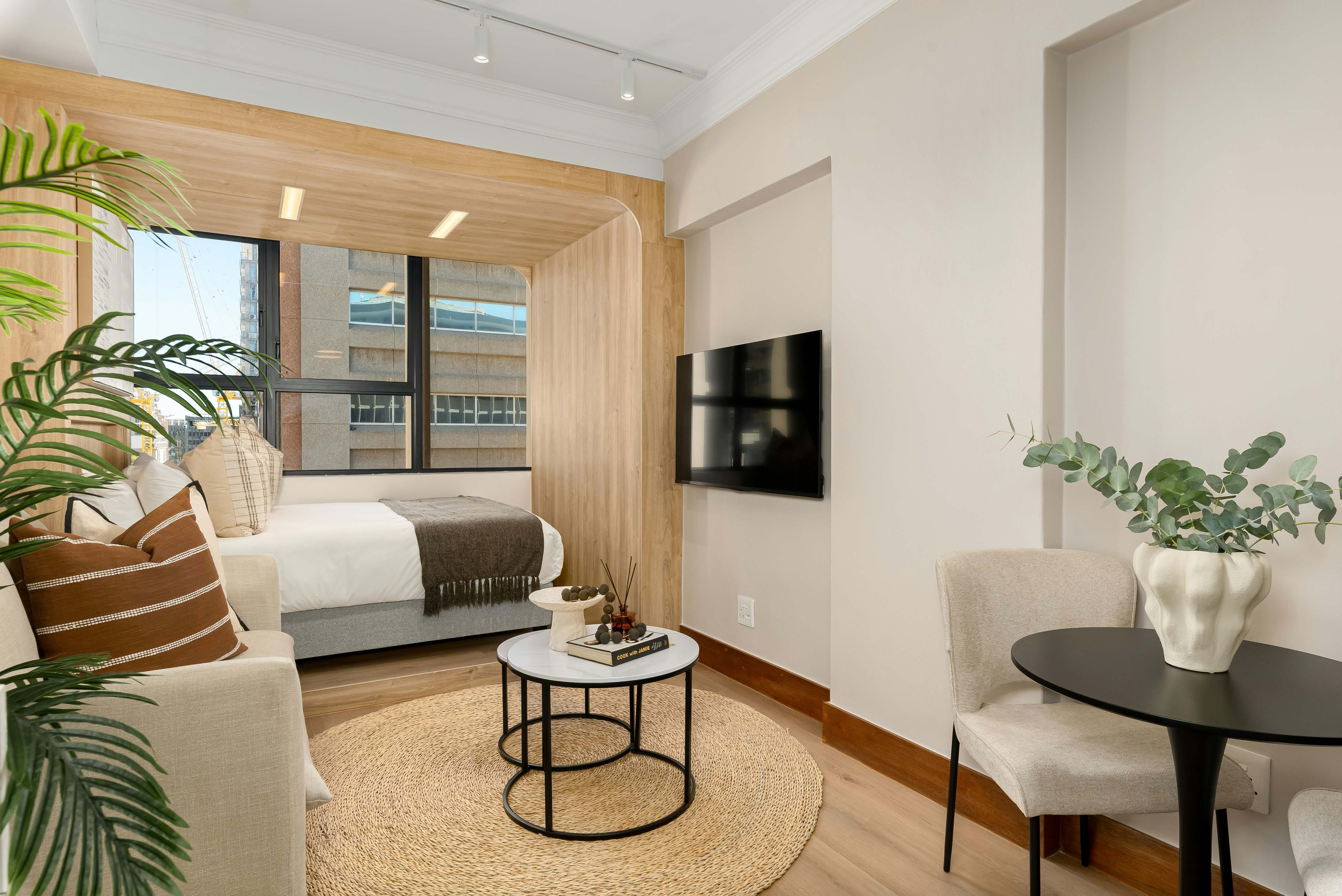 Charlie and the Chairman | Modern CBD Studio image no 5 of 12