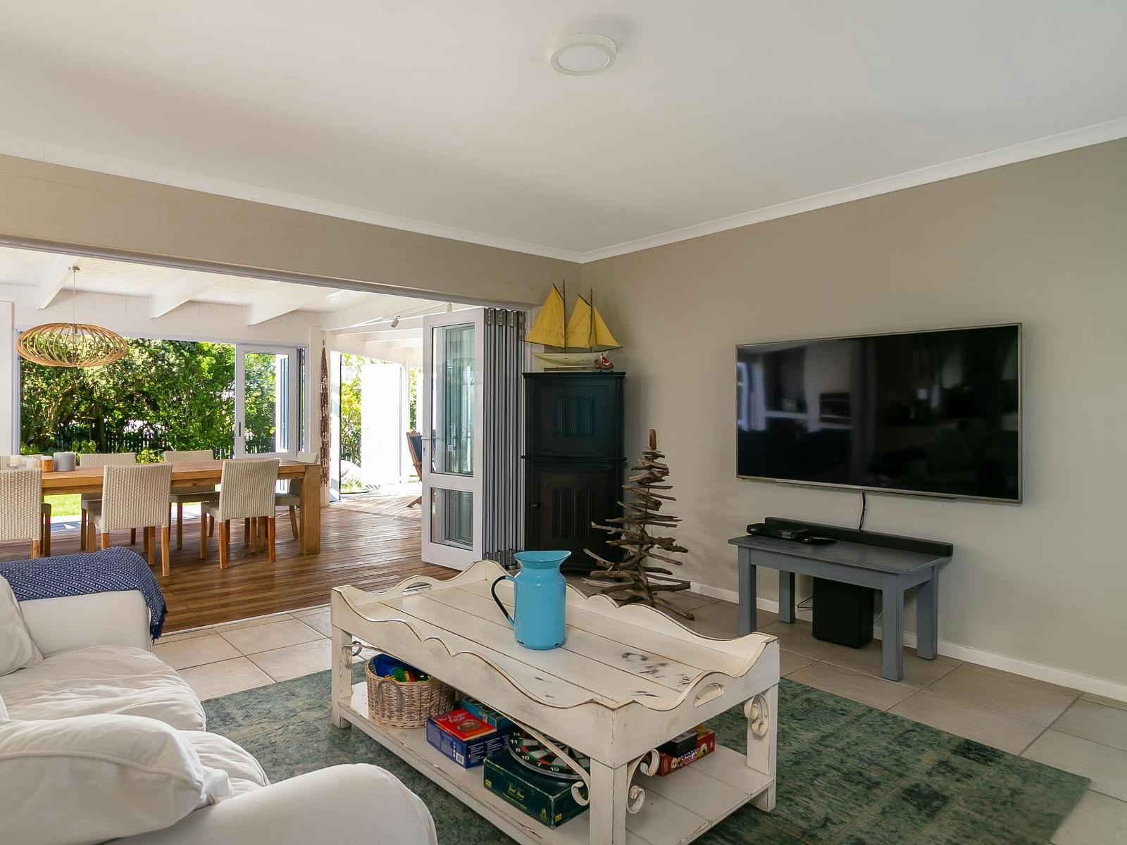 Comfy Home on Thesen with pool image no 6 of 39
