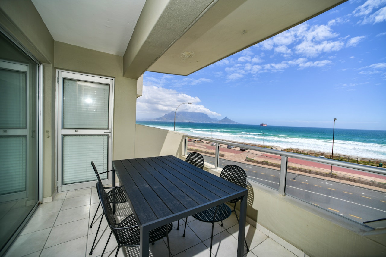 Bloubergstrand Accommodation at  | Viya