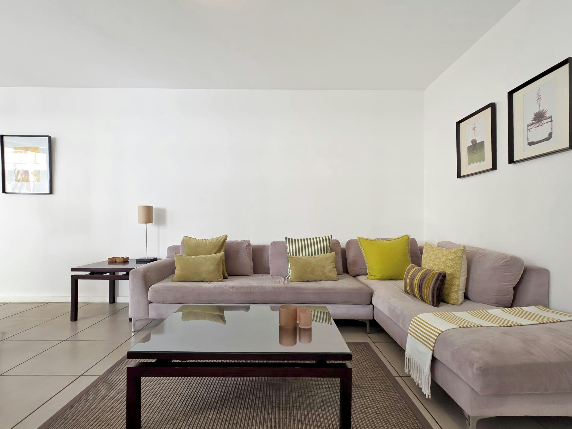 St Martini Gardens Patio Apartment image no 8 of 41