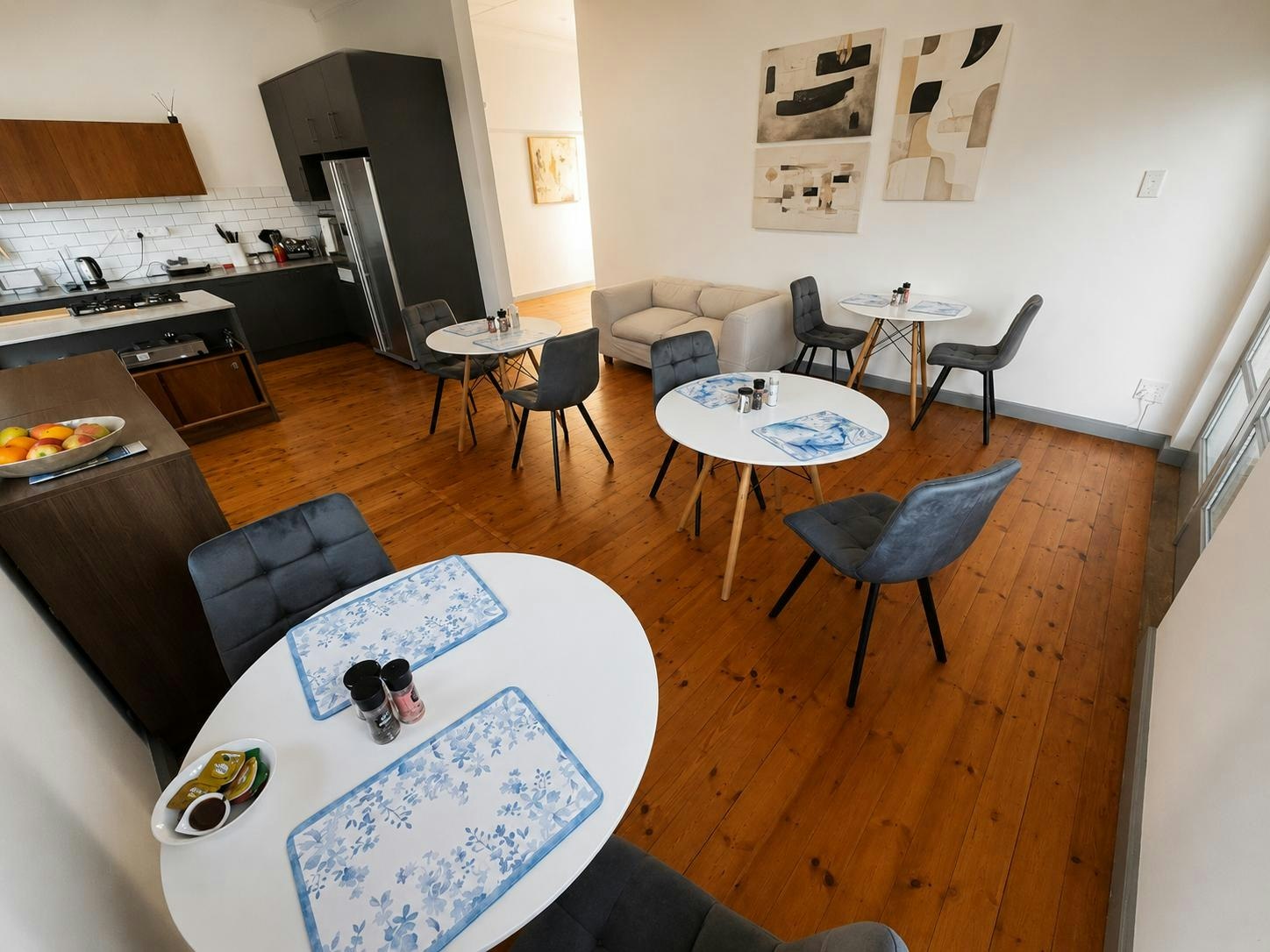 Salisbury House by 306 Accommodations image no 6 of 7