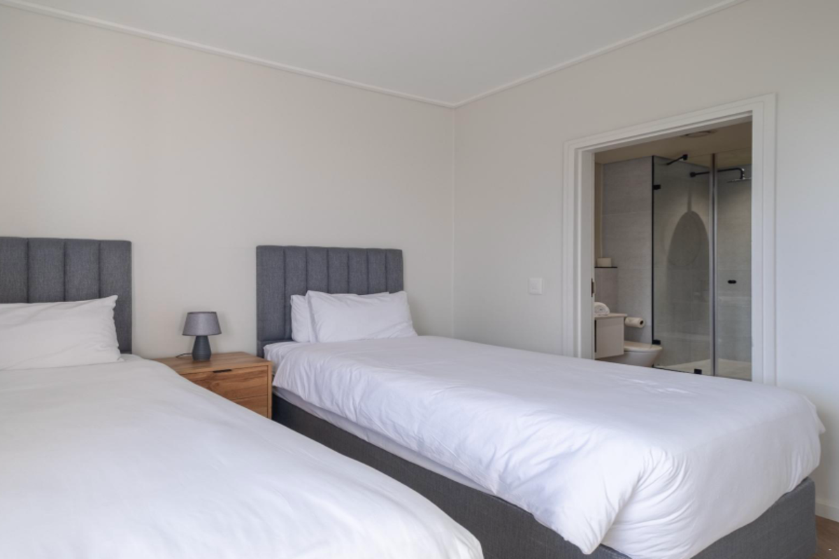 2 Bed Apartment – On Park Unit 315 image no 8 of 29