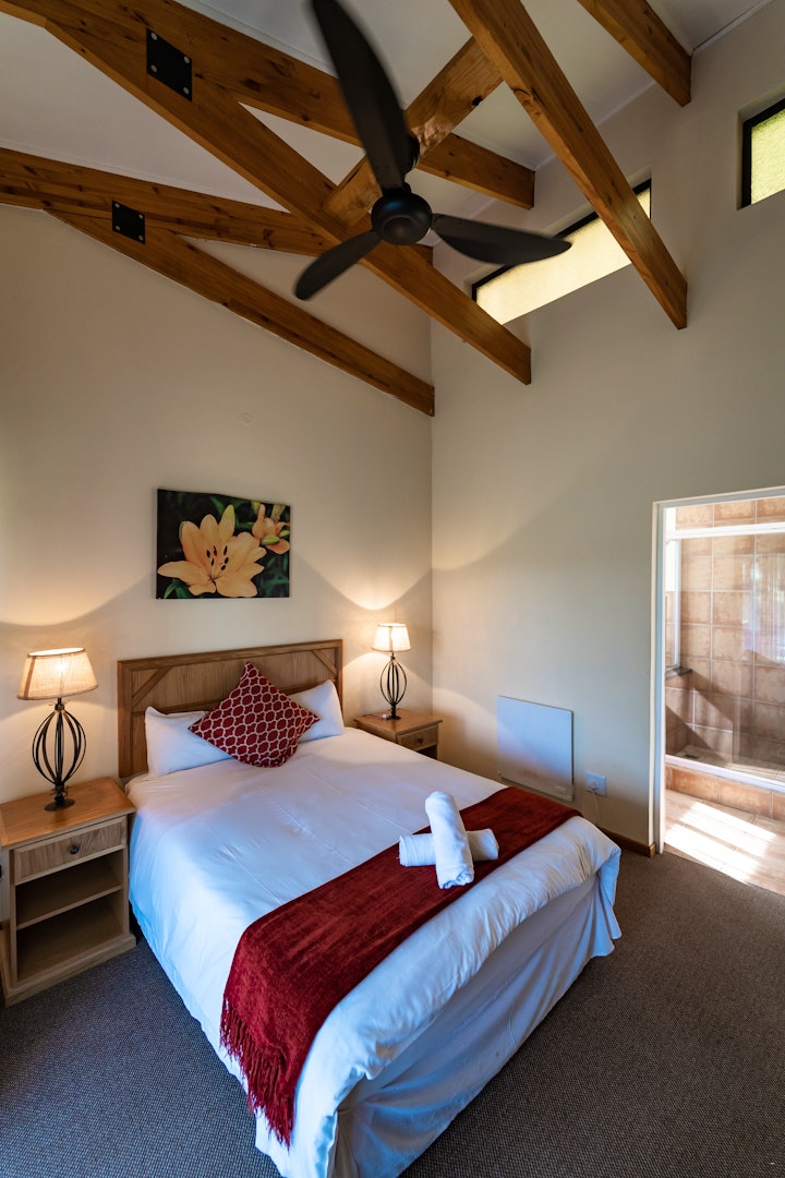 Champagne Castle Accommodation at Gooderson Monks Cowl Golf Resort | Viya