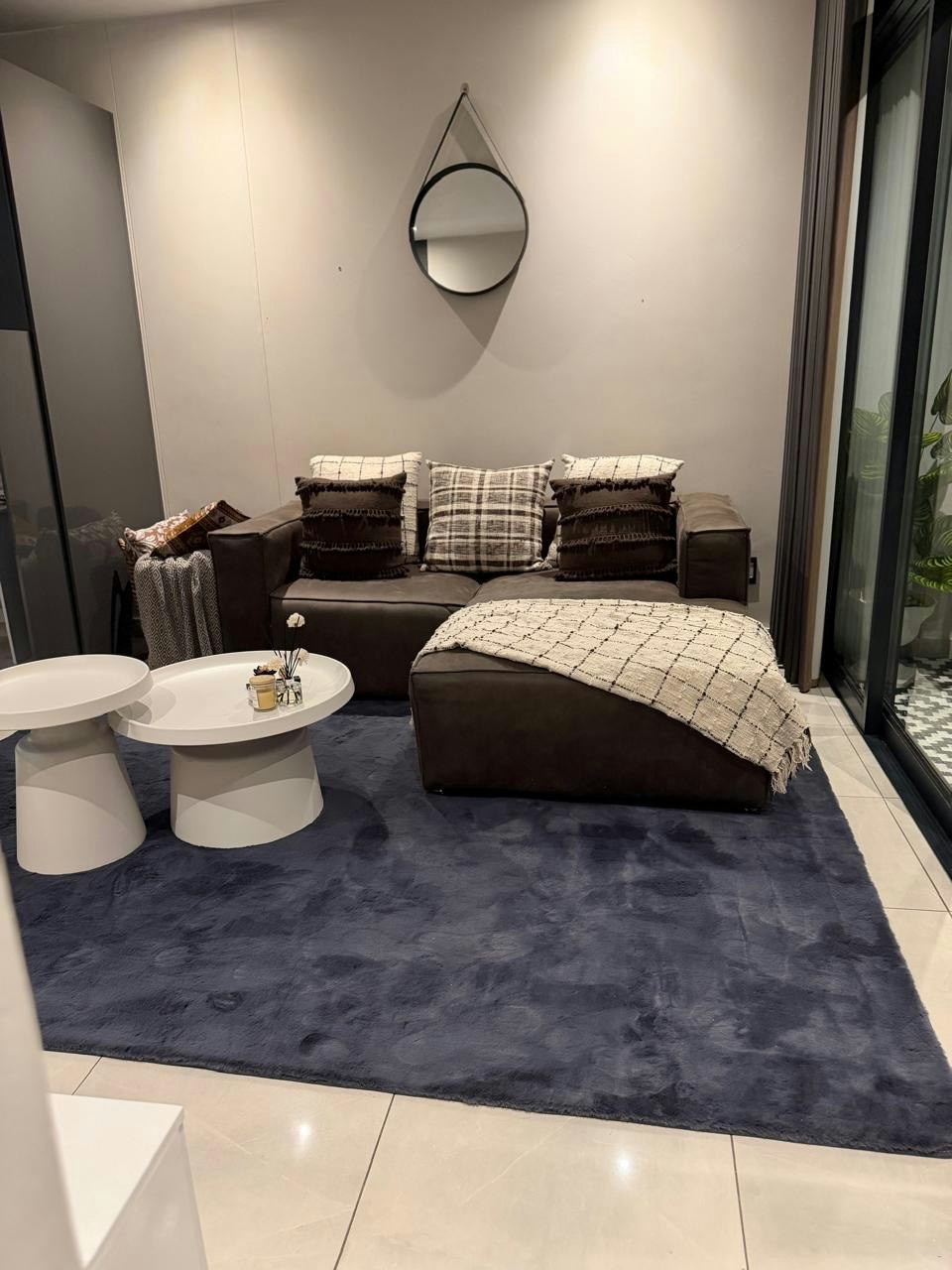Luxurious Modern Apartment Near Rosebank & Sandton image no 11 of 16
