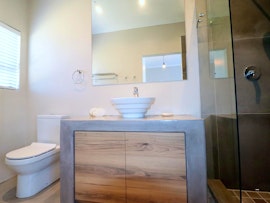 Struisbaai Accommodation at Karen Close 3219 | Viya