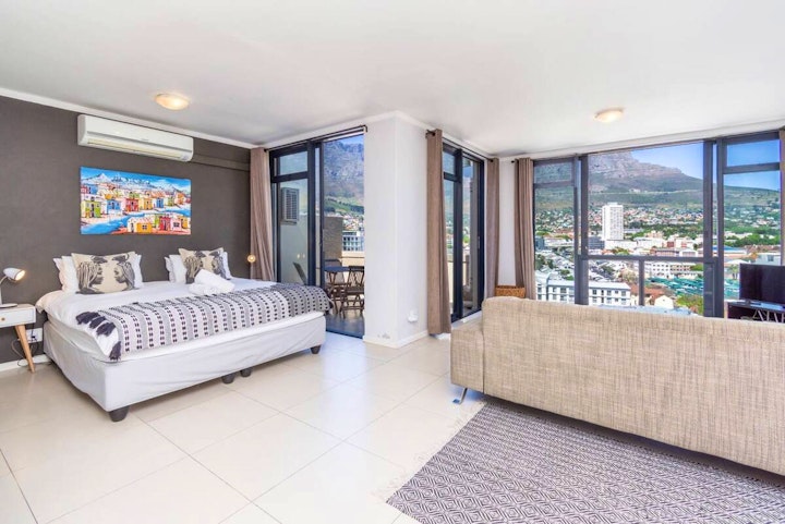 Cape Town Accommodation at 1706 Four Seasons | Viya