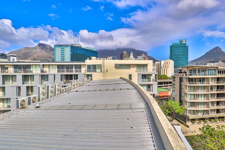 Cape Town Accommodation at Harbour Bridge 417 | Viya