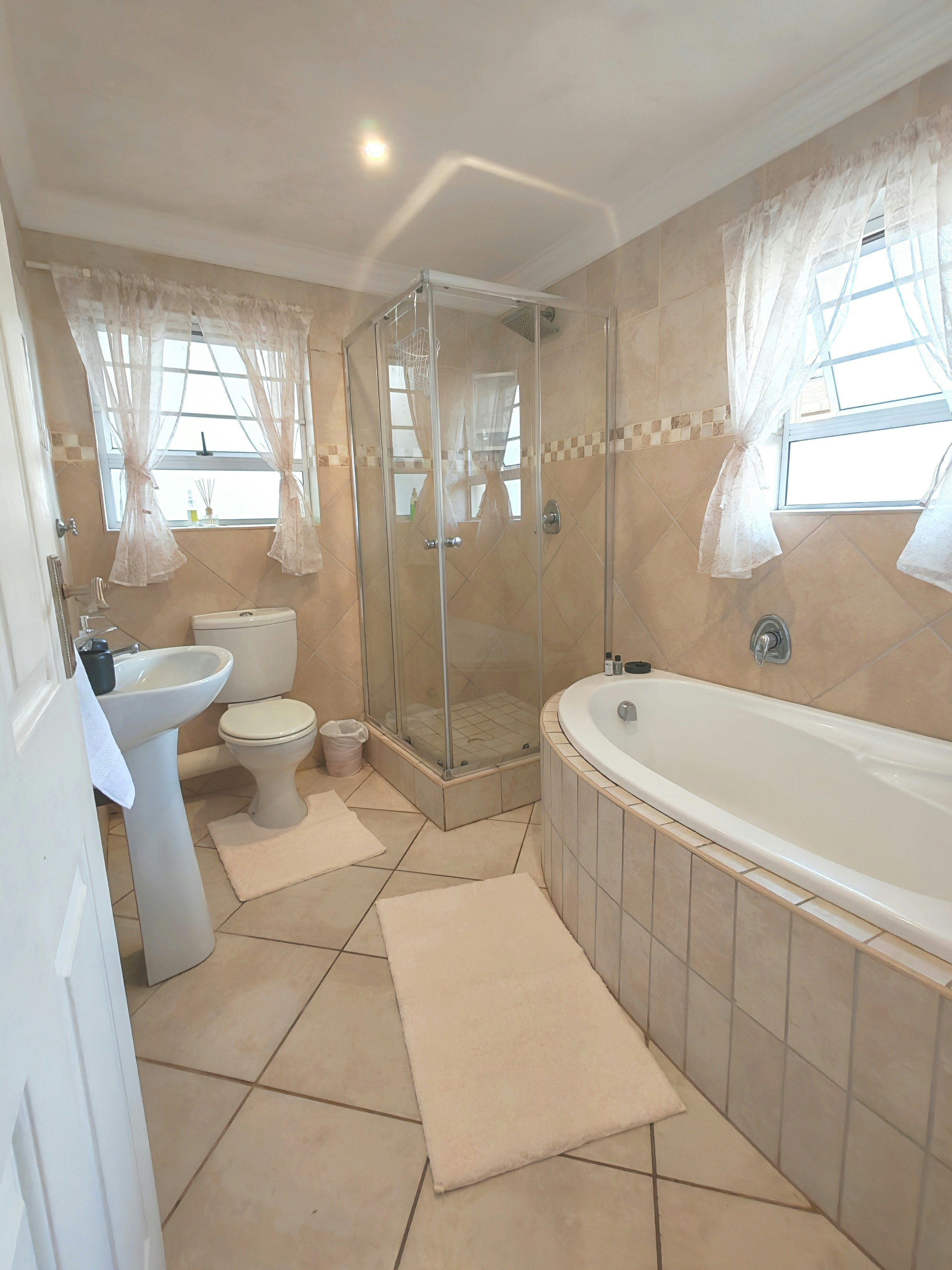 Stay At Jbay image no 3 of 26