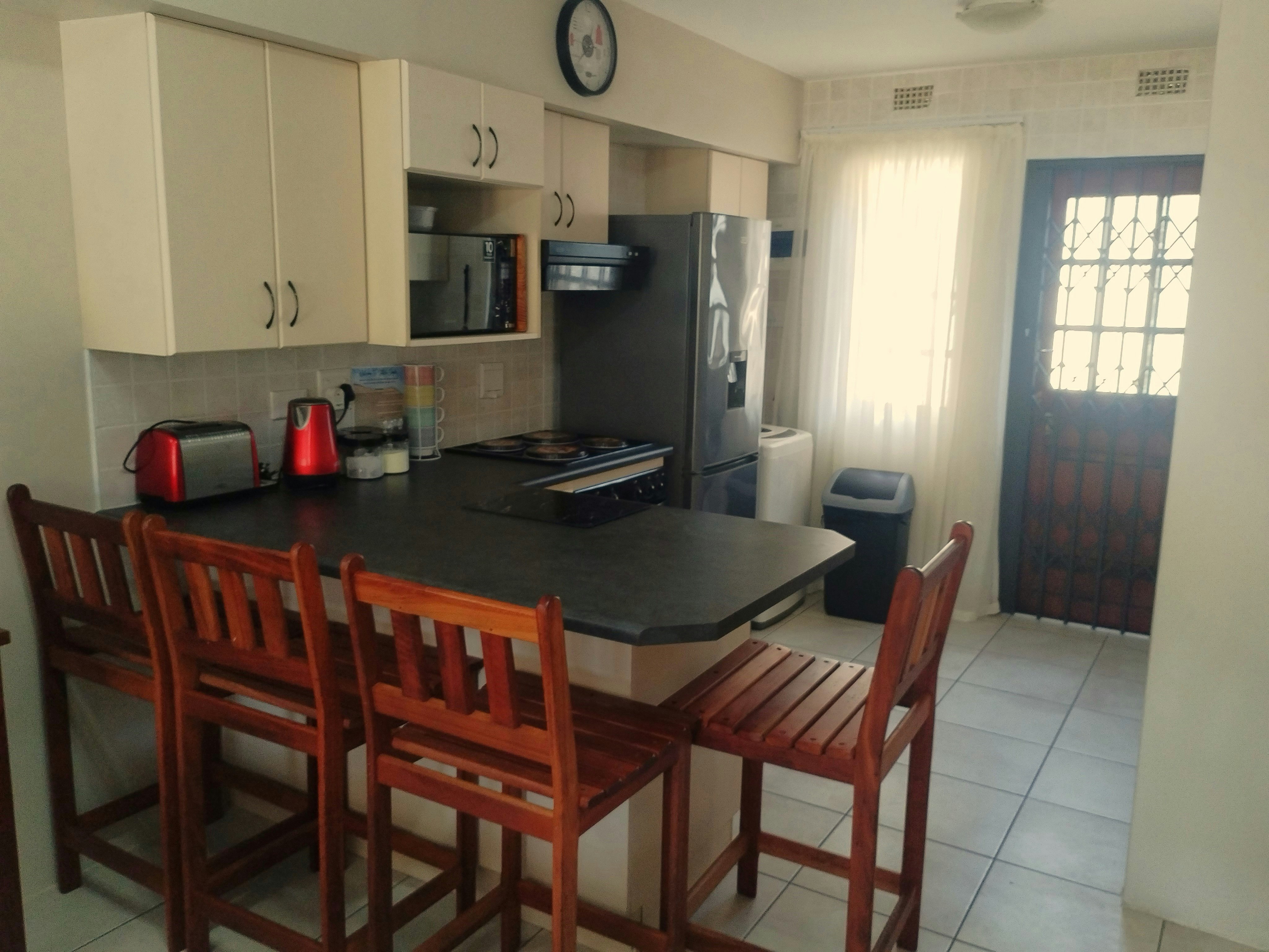 Beachfront Accommodation - LekkeSlaap