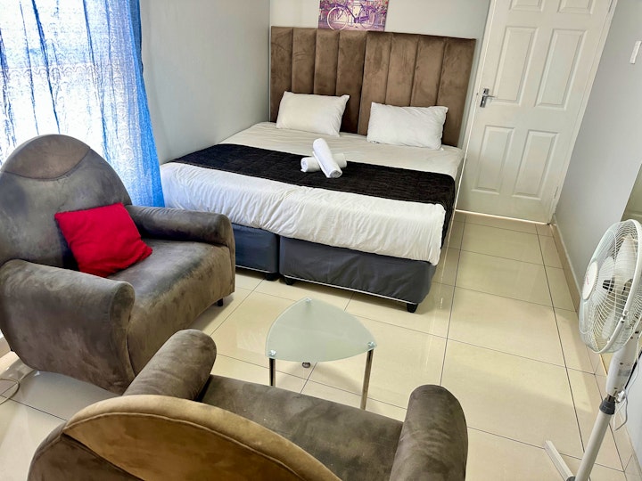Cape Town Accommodation at Mowetu - Tinkers Guest House | Viya