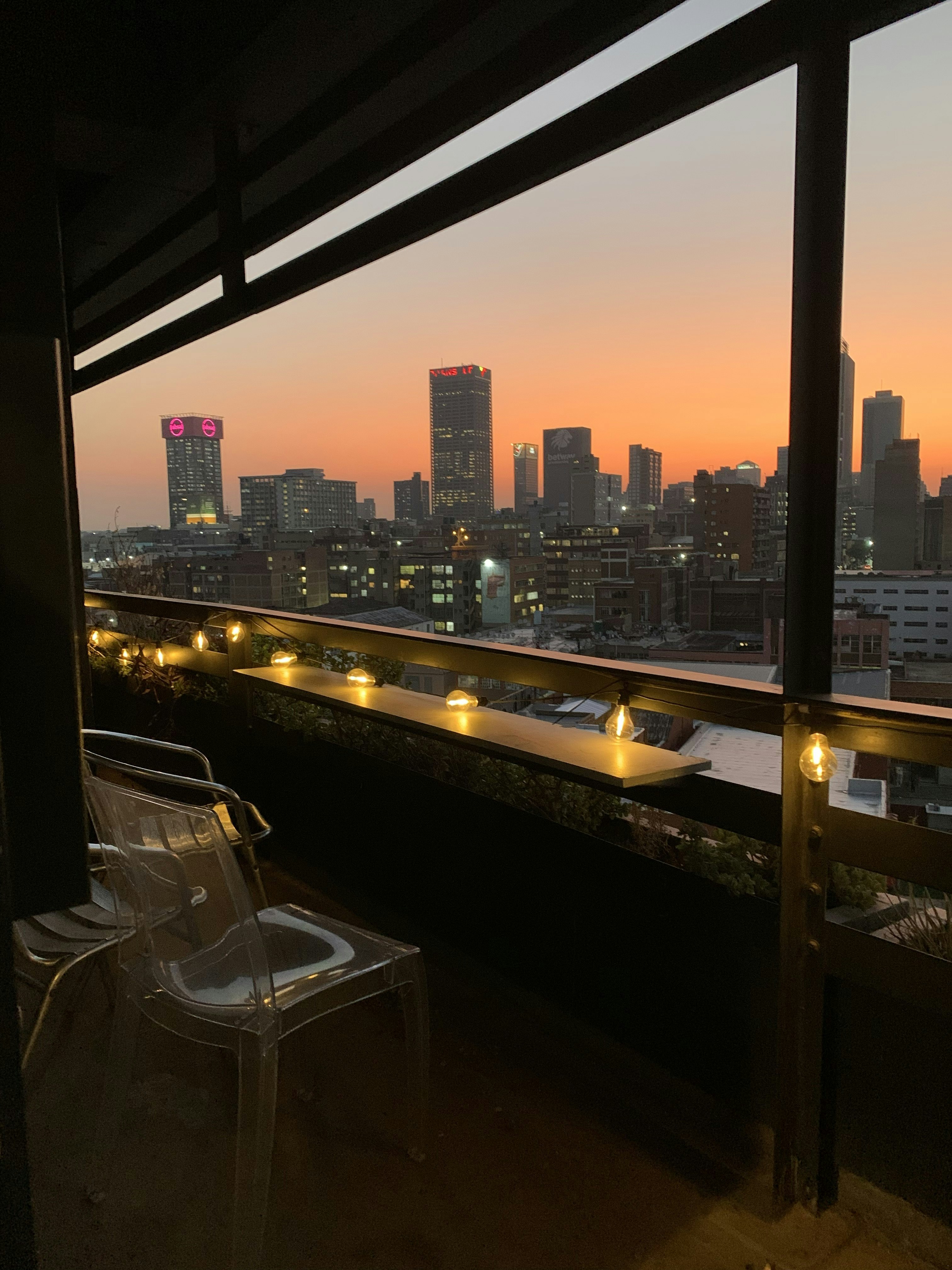 Cosy City Retreat image no 1 of 26