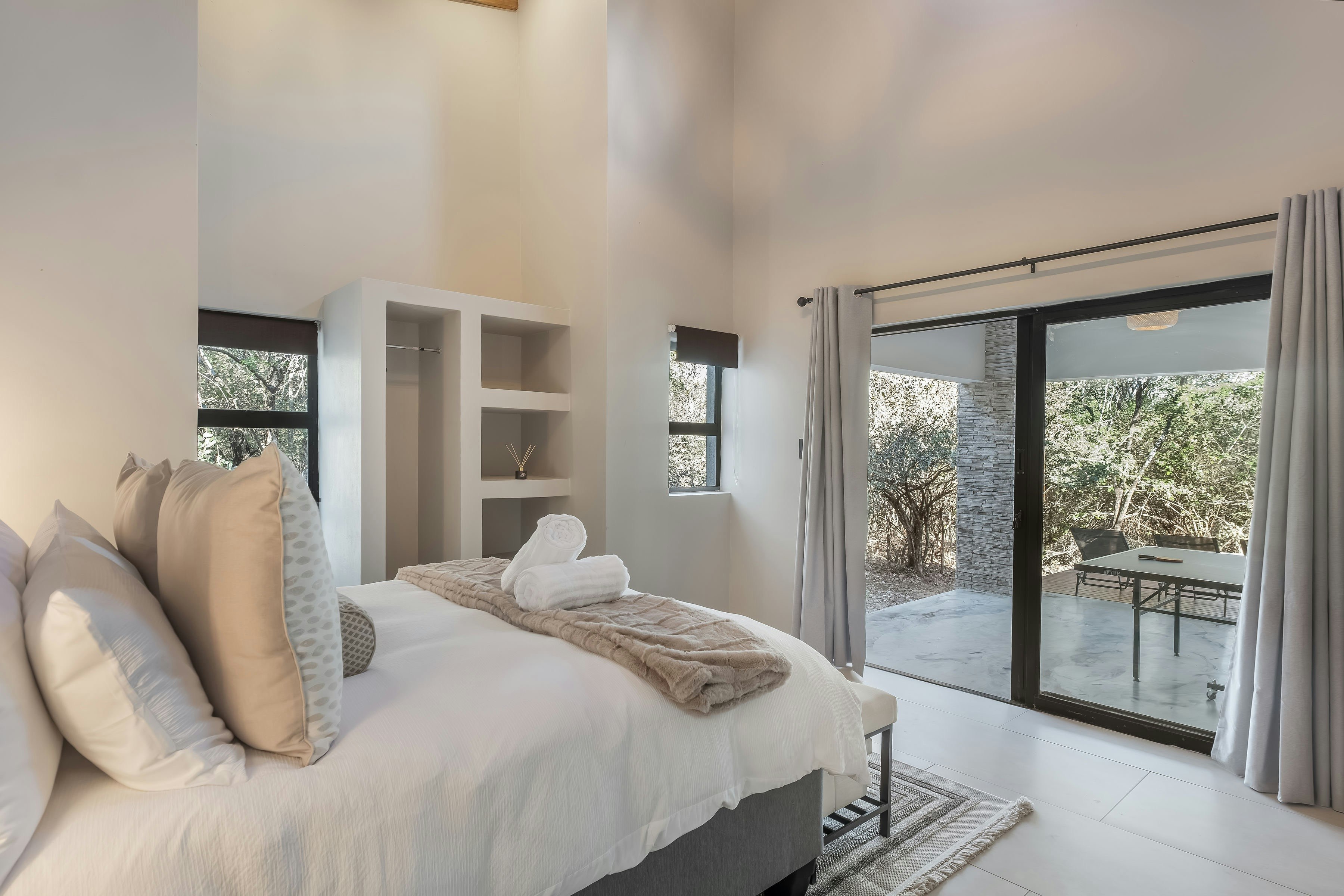 Yana’s Luxury Villa image no 4 of 25