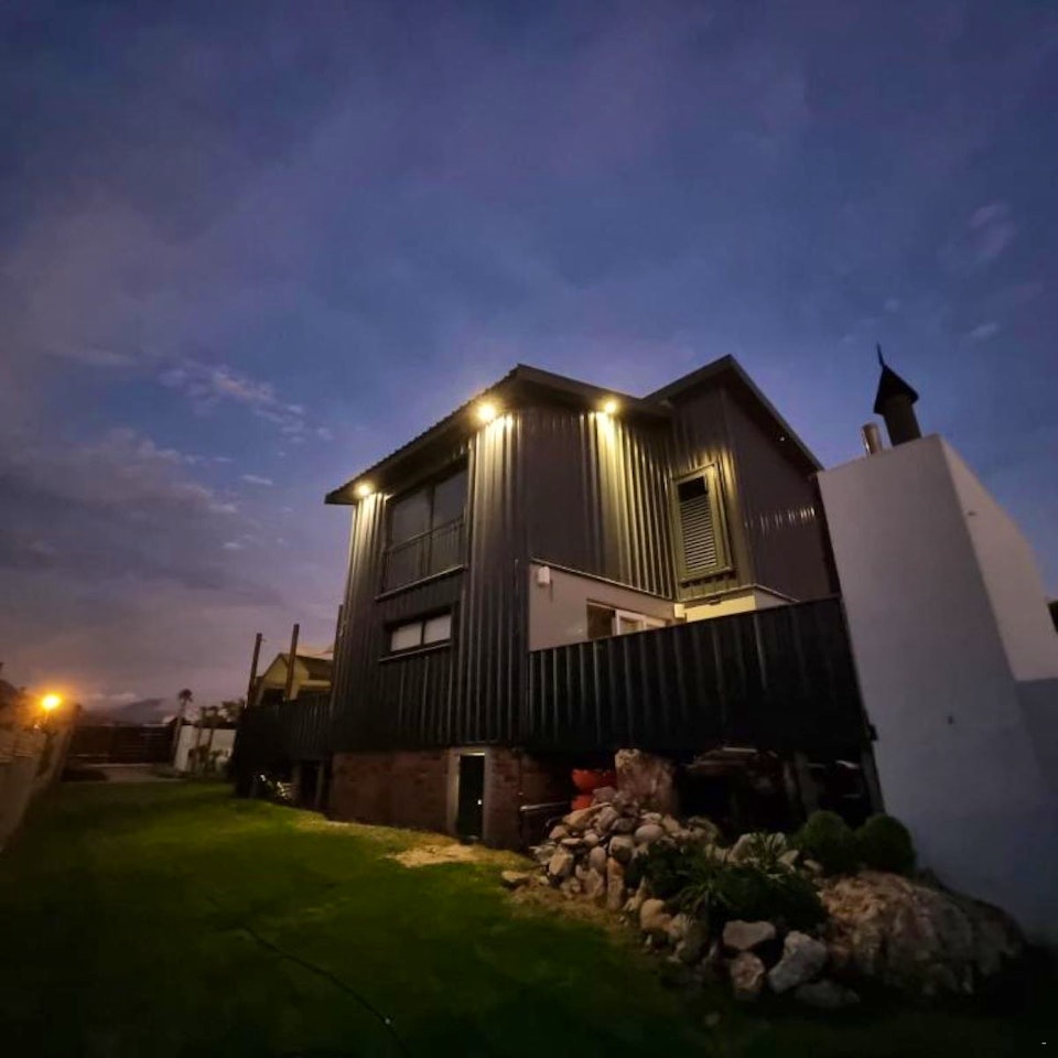 Hermanus Accommodation at  | Viya