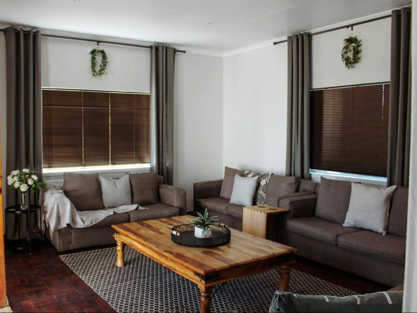 Modern Farm Stays 76 Bree Street image no 3 of 8