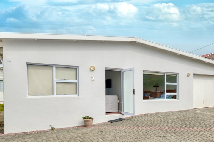 Overberg Accommodation at Marine 115 | Viya