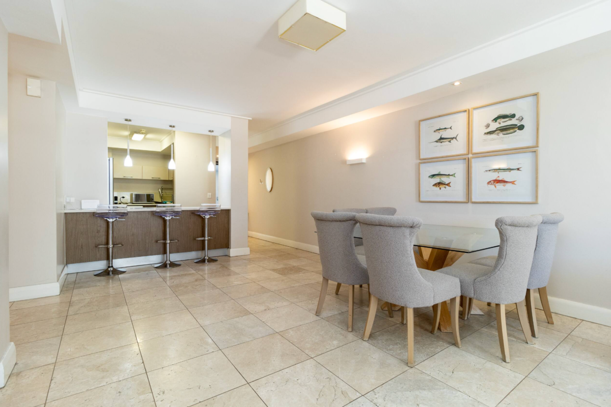 Canal Quays 2 Bed Apartment image no 11 of 20