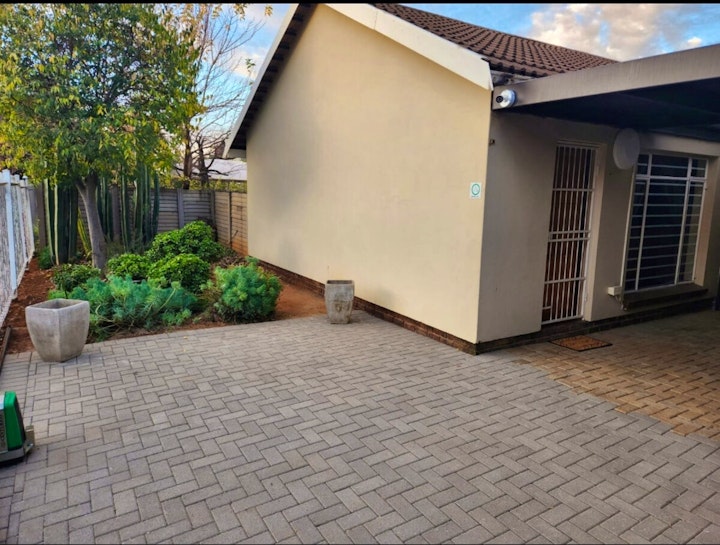 Bloemfontein Accommodation at 5 @ Stock Accommodation | Viya