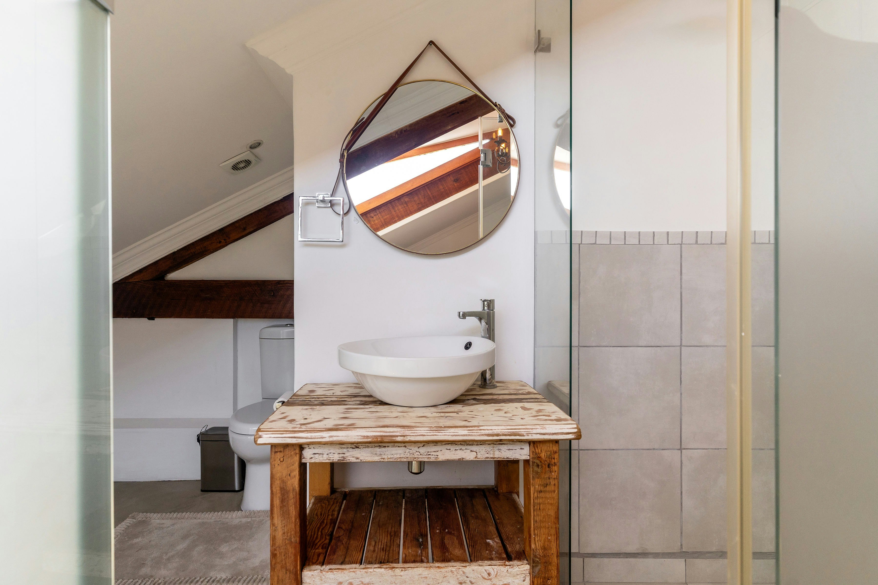 Modern Rustic Gem at the Foot of Table Mountain image no 24 of 32