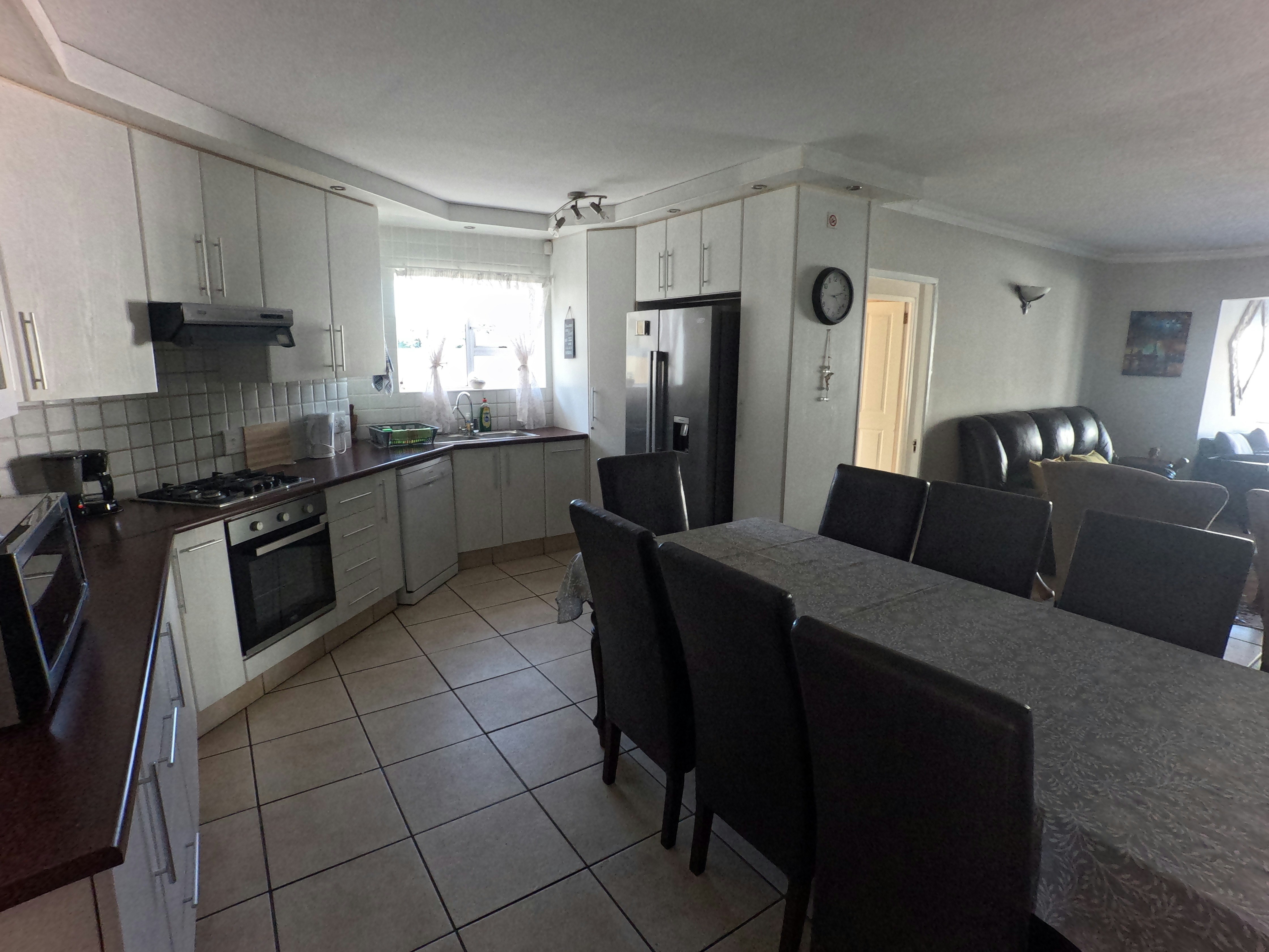 Marina Martinique Aruba Breeze Condo image no 9 of 37