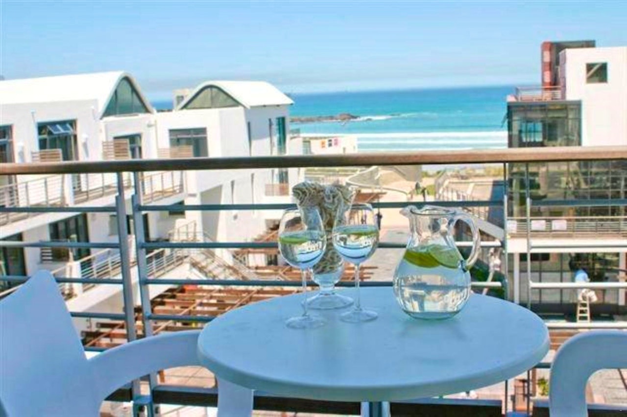 Bloubergstrand Accommodation at  | Viya