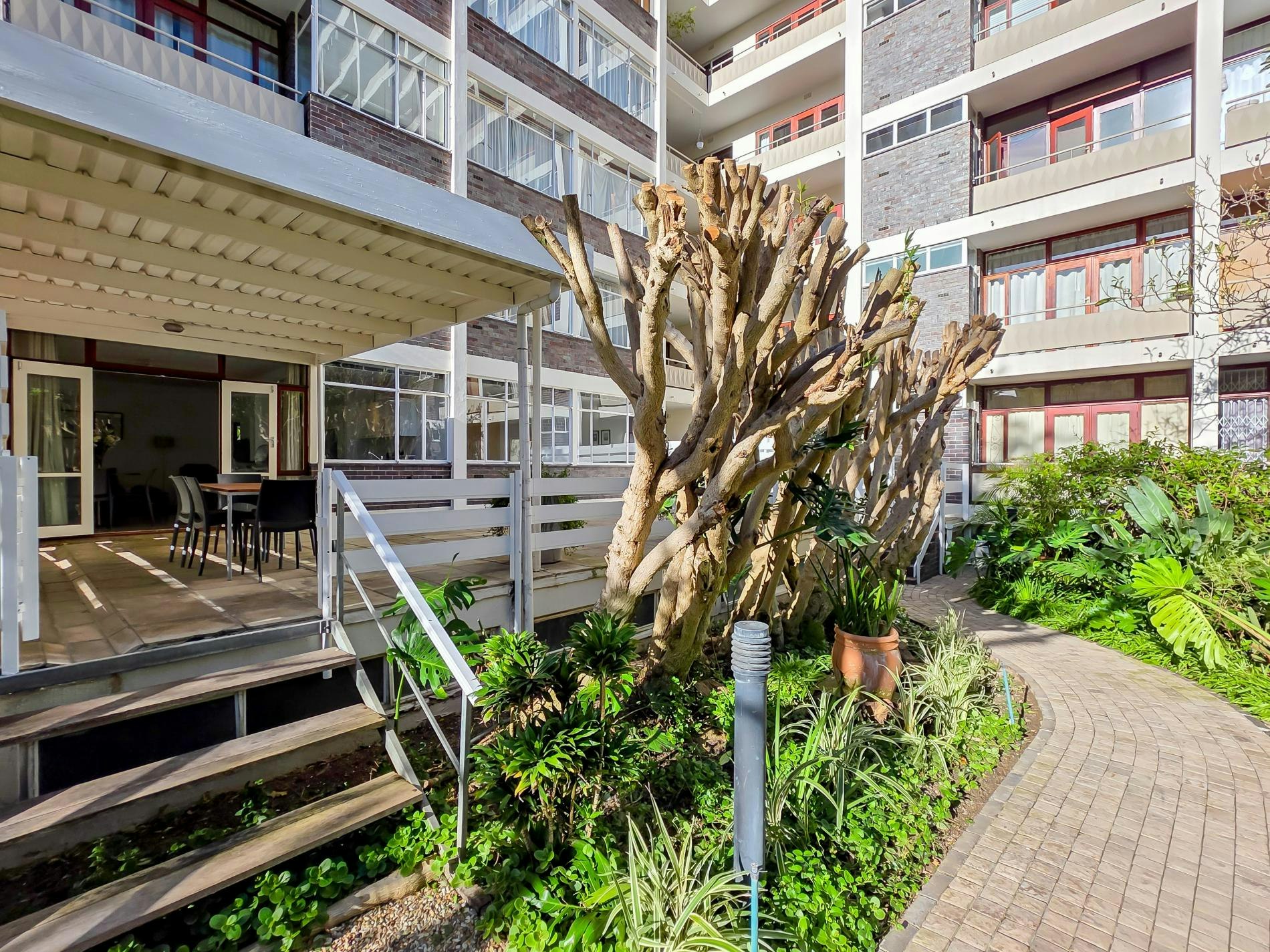 St Martini Gardens Patio Apartment image no 31 of 41