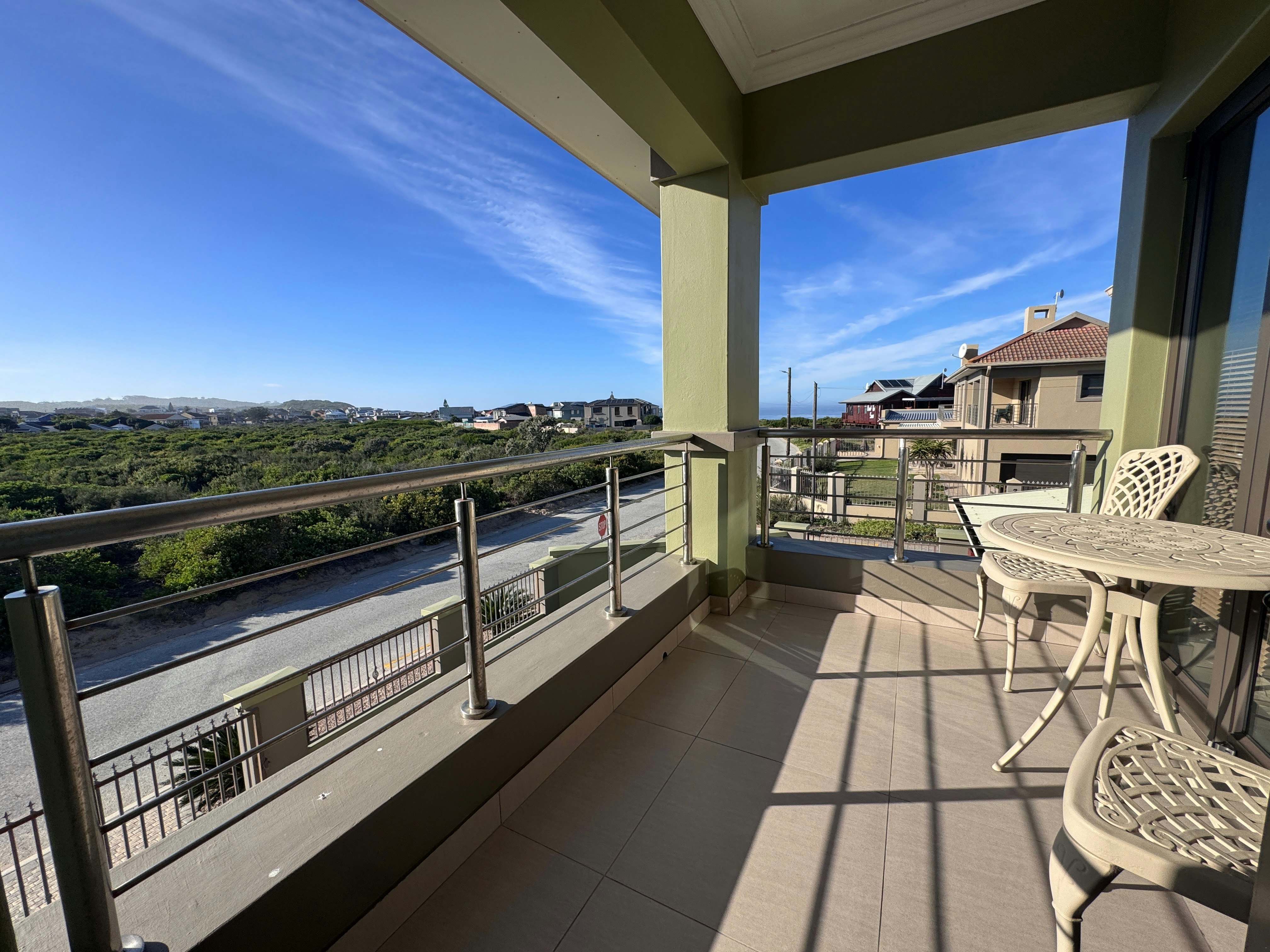 Luxury Beachhouse Villa image no 8 of 39
