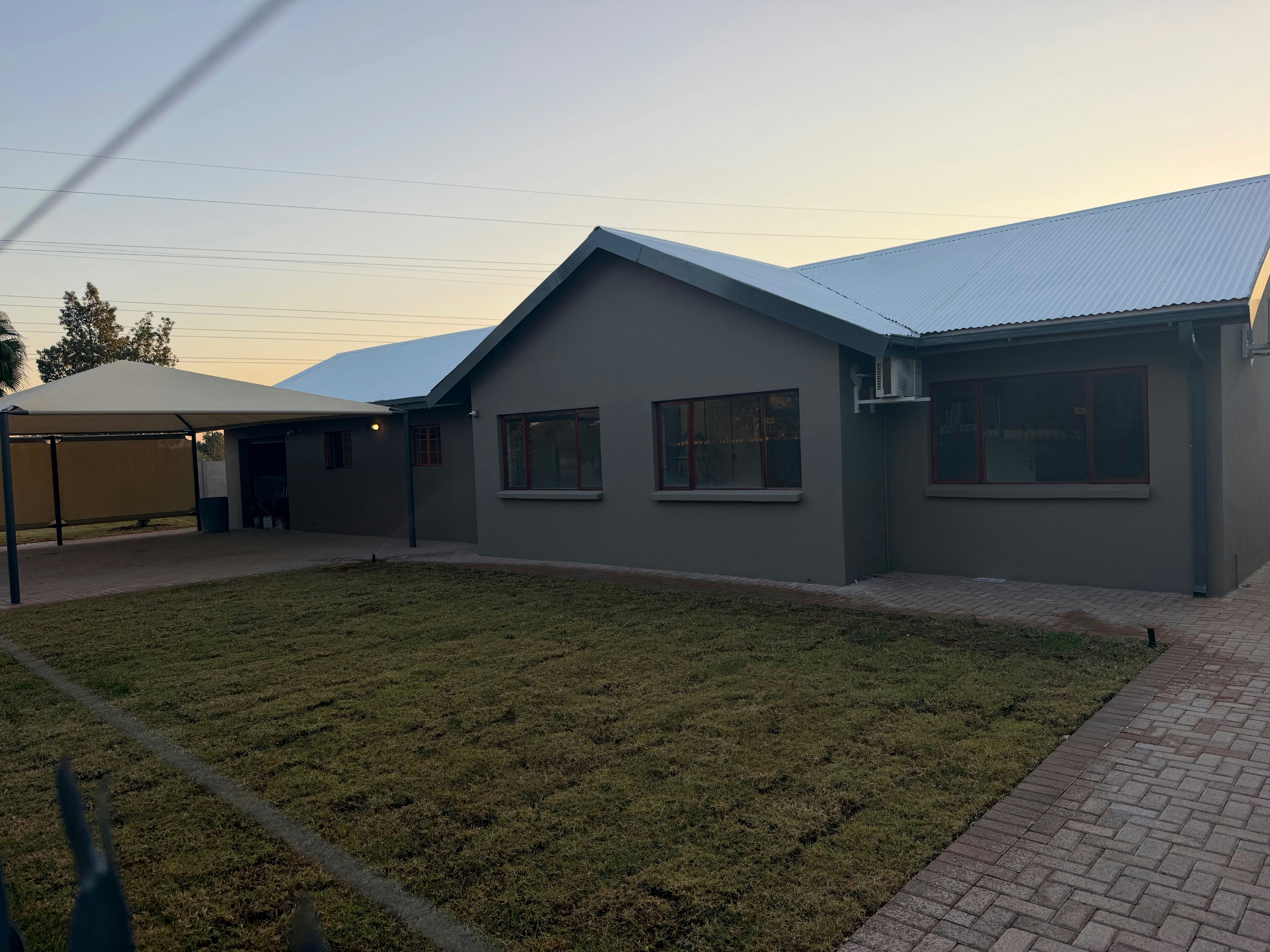 @10IXIA Upington image no 1 of 27