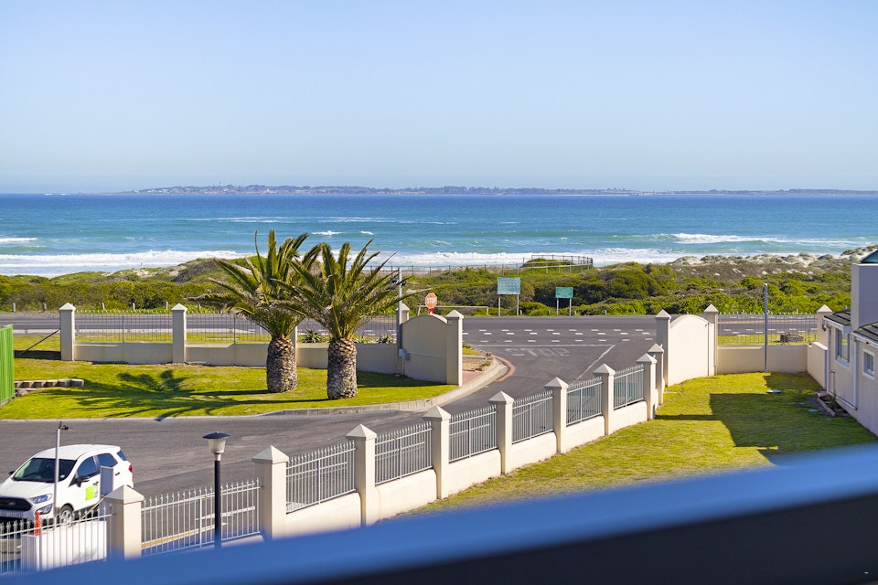 Bloubergstrand Accommodation at  | Viya