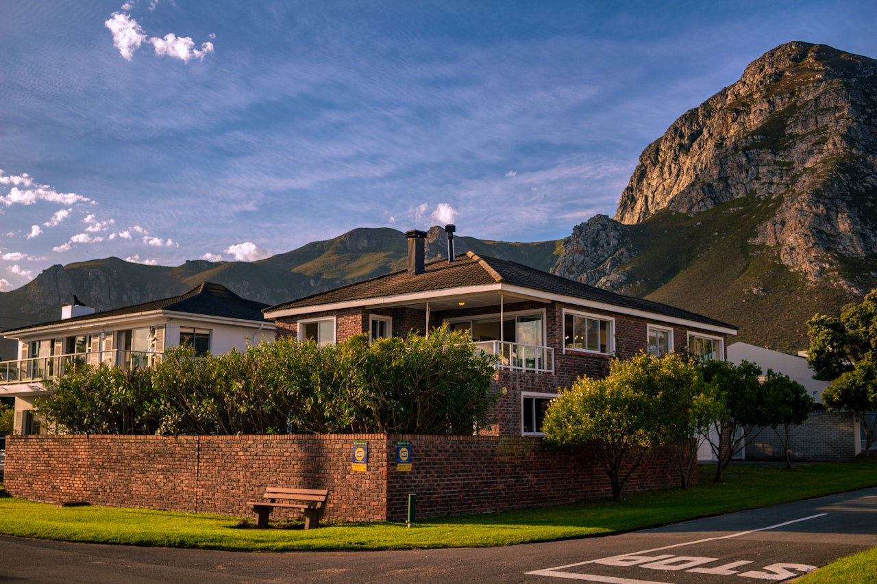 Hermanus Accommodation at  | Viya