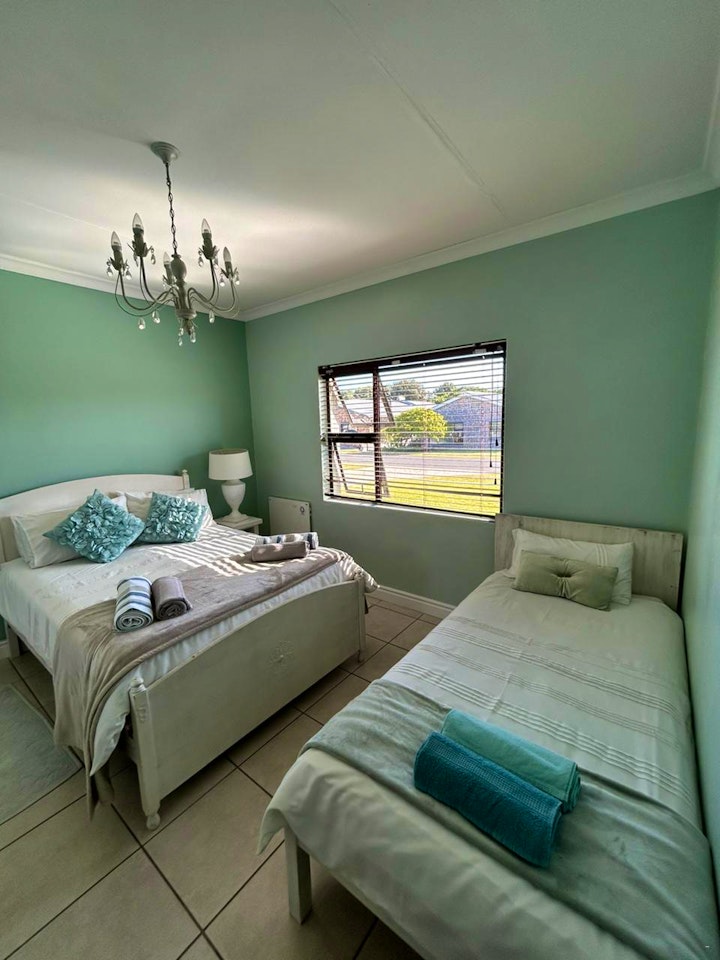 Overberg Accommodation at Struisbaai Beach House | Viya