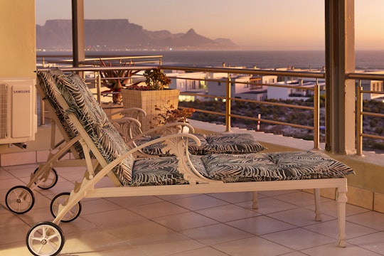 Bloubergstrand Accommodation at  | Viya