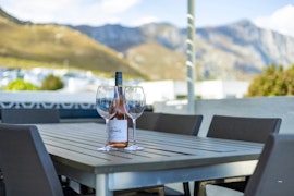 Hermanus Accommodation at Sam's - Sea And Mountain | Viya