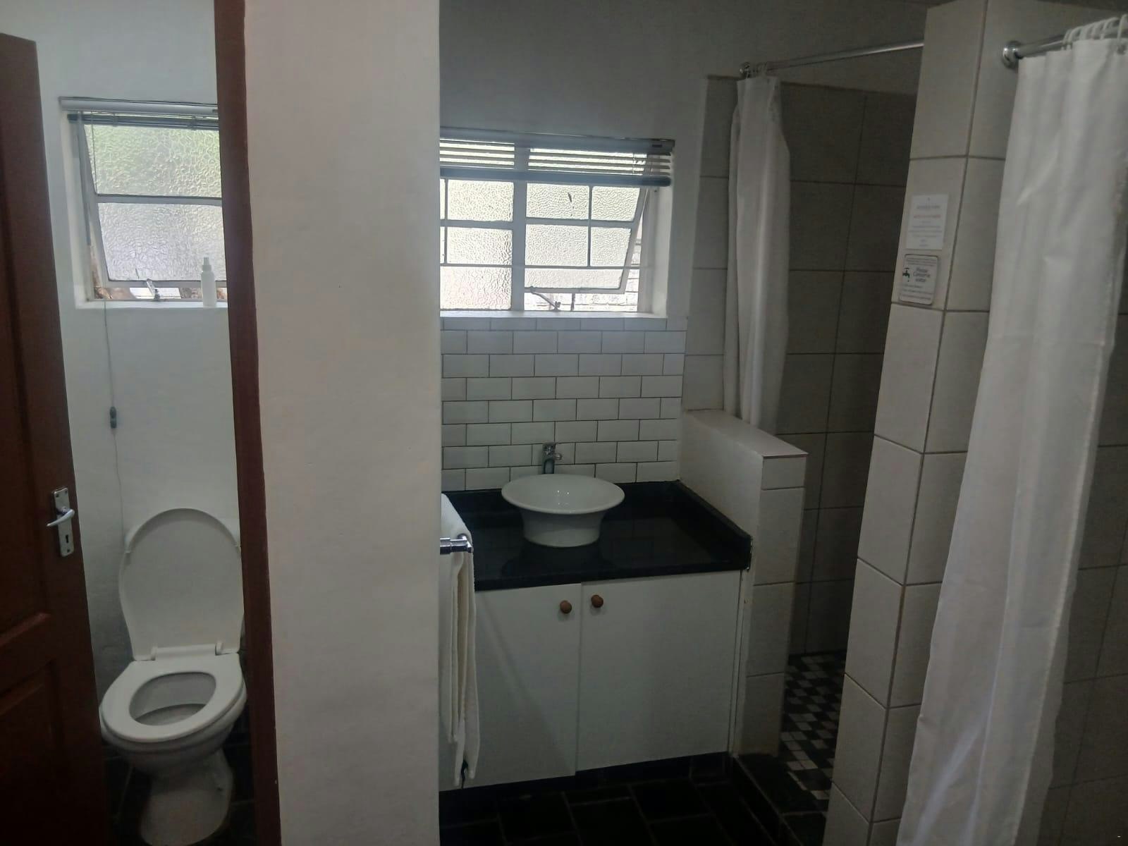 Modern Farm Stays 16A Swart Street image no 7 of 9