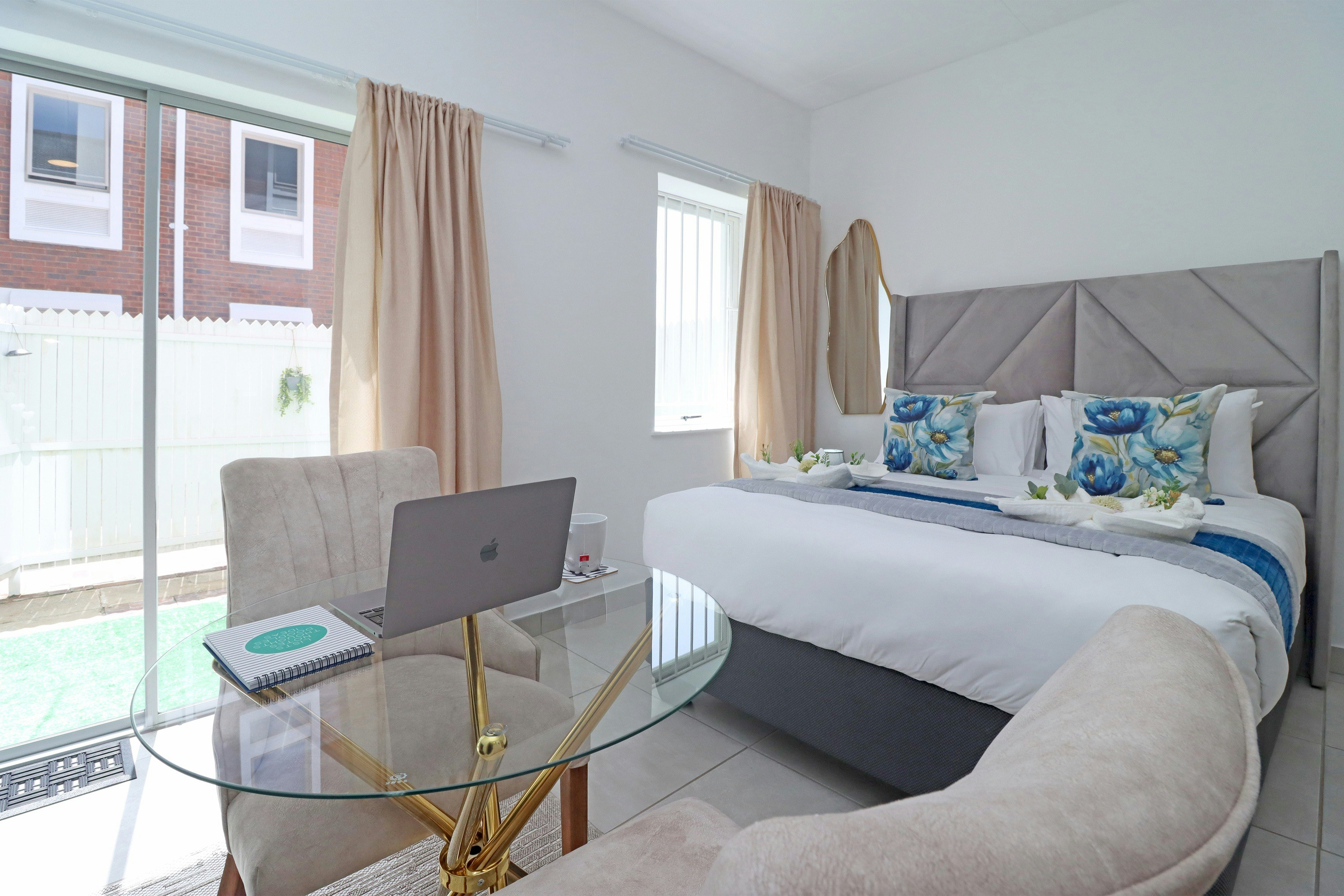 Elegant Studio in Illovo image no 6 of 38