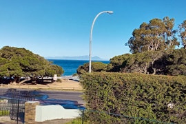 Mountainside Accommodation at Gordonsbay Sunseekers | Viya