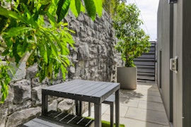 City Bowl Accommodation at Trendy Green Point Garden Apartment | Viya