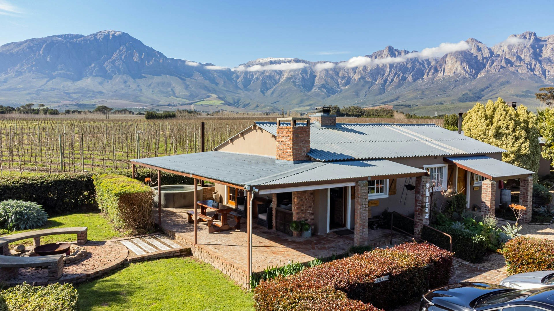 Seven Oaks Vineyard Cottages image no 1 of 14