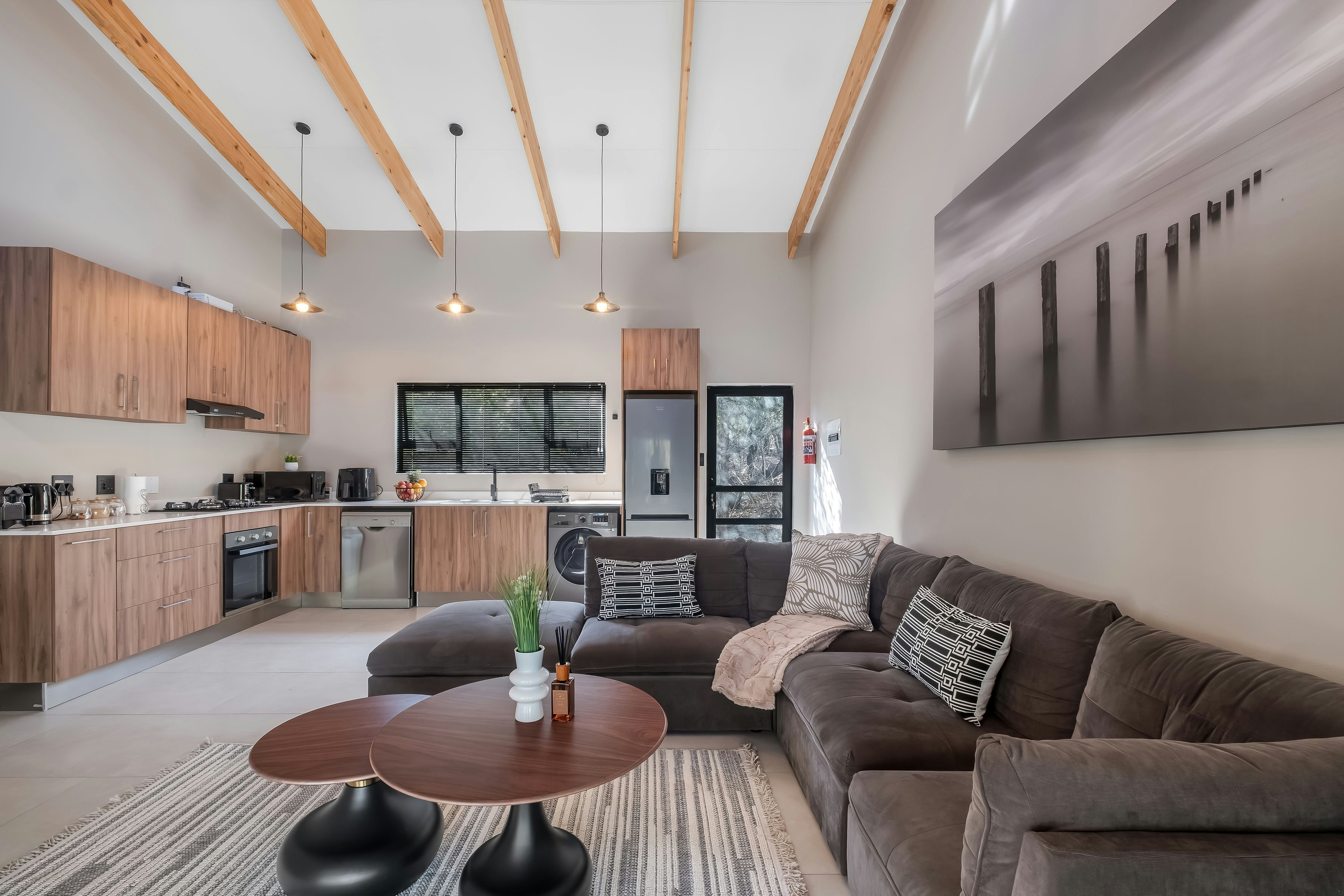 Yana’s Luxury Villa image no 10 of 25