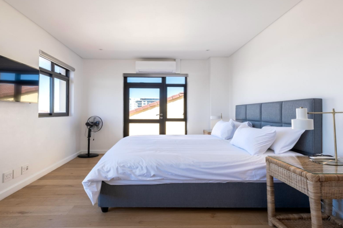 3 Bed 3 Bath Penthouse ICP606 image no 6 of 86
