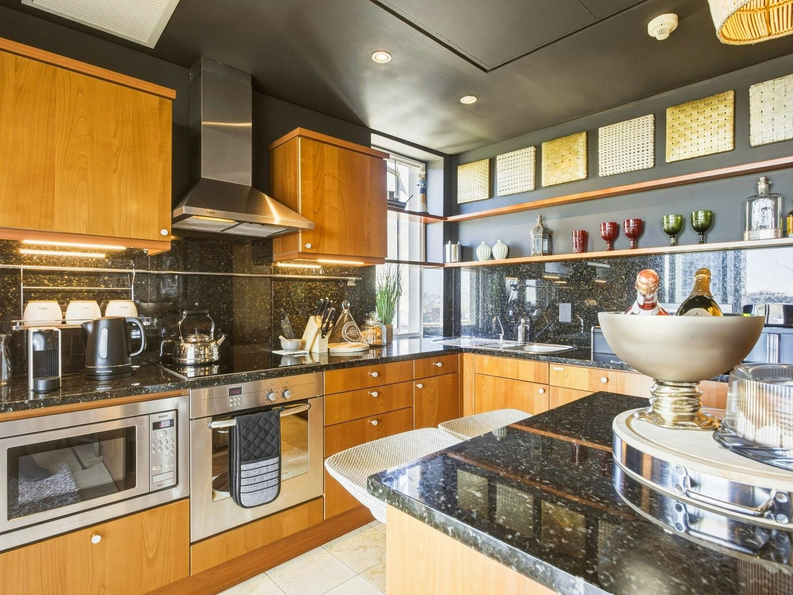 Mountain Marina - One Bedroom Luxury Premier 1 image no 13 of 25
