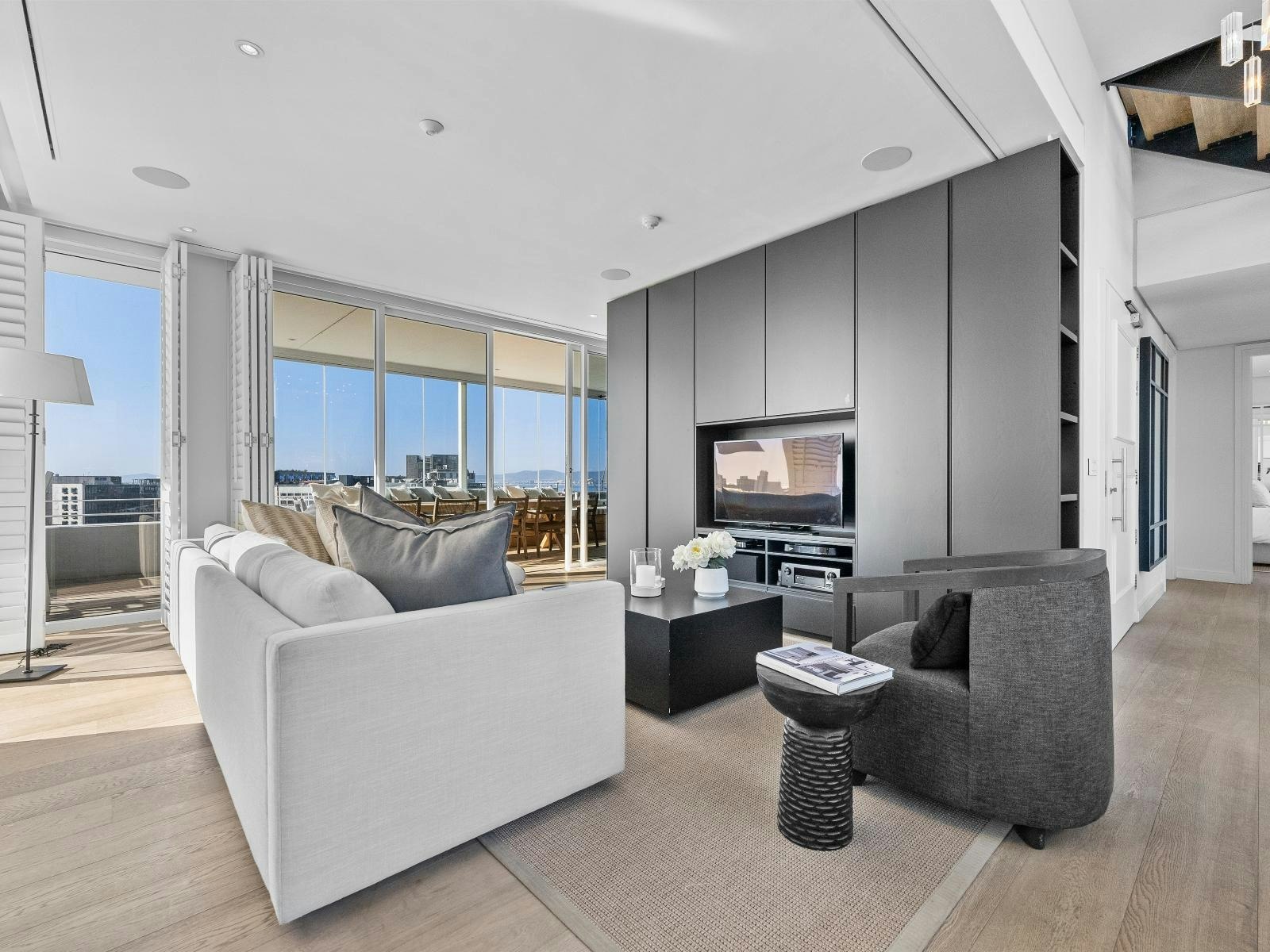 Mountain Marina - Three Bedroom Luxury Premier Penthouse 2 image no 11 of 17